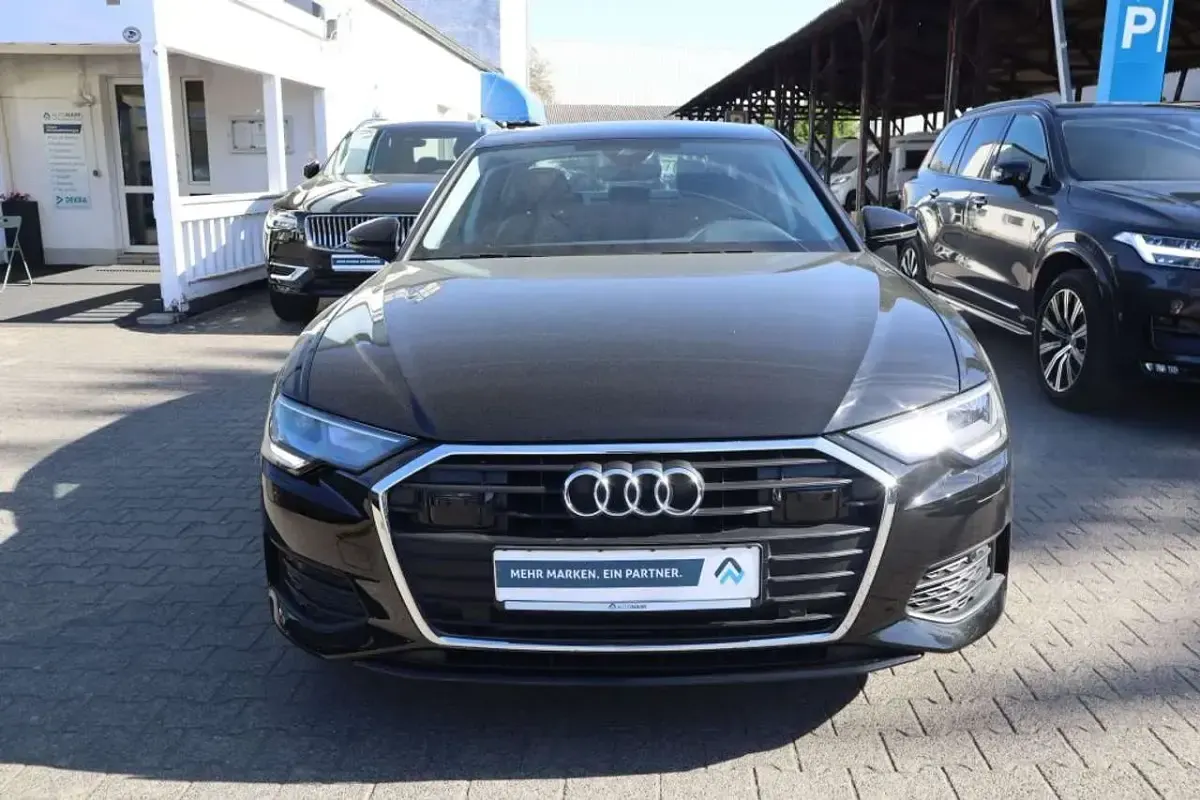 Gebraucht Audi A6 Ambiente 265 PS (194 kW) 2023 Mythosschwarz metallic Limousine