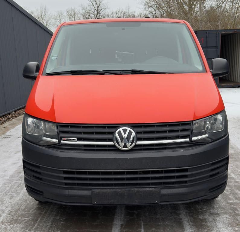 Rot Gebraucht 2016 VW Transporter Van | 12.000 € - Bild 1/4