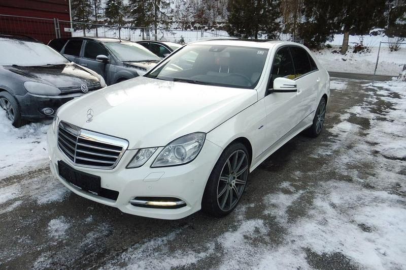 Gebraucht Mercedes E350 265 PS (194 kW) 2011 Weiß Limousine