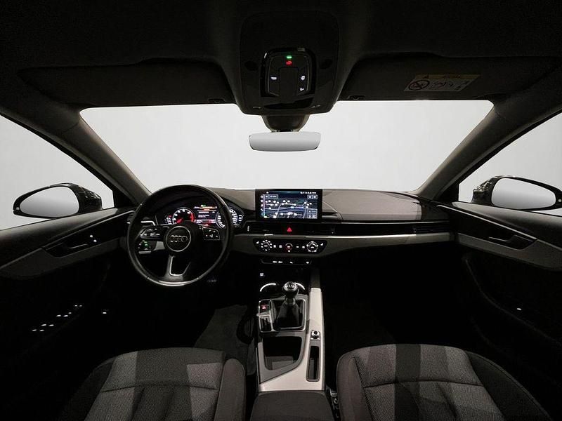 Second-hand Audi A4 Ambiente 150 CP (110 kW) 2021 Gri Break