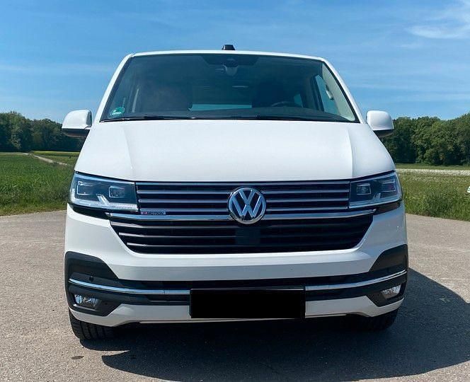Usado VW Multivan 150 HP (110 kW) 2021 Branco Monovolume