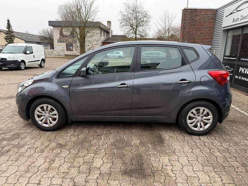Gebraucht Hyundai ix20 Classic 90 PS (66 kW) 2016 Grau Kleinwagen