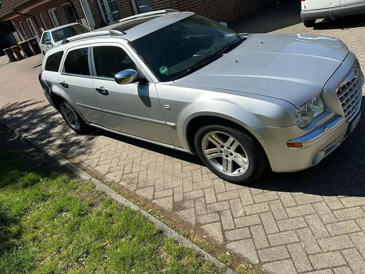 Używany Chrysler 300C 218 KM (160 kW) 2006 Srebrny Kombi