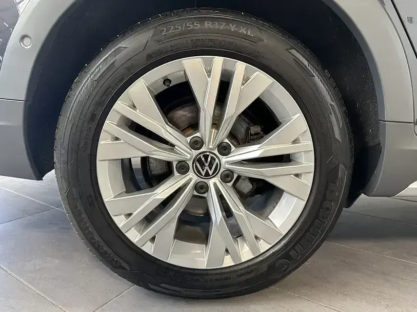 Gebraucht VW Passat Alltrack 200 PS (147 kW) 2023 Mangangrau Kombi