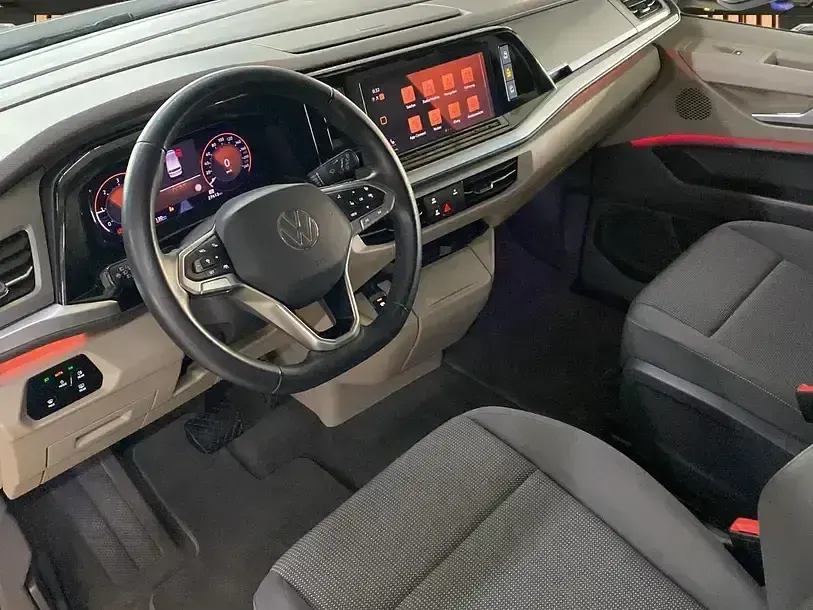 Second-hand VW Multivan Life 150 CP (110 kW) 2023 Gri Monovolum