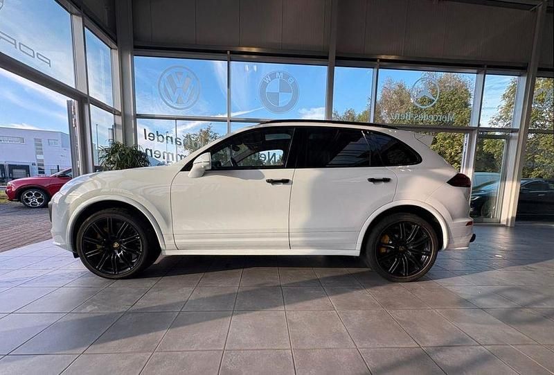 Gebraucht Porsche Cayenne Turbo 519 PS (381 kW) 2017 Pure white SUV
