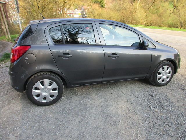 Gebraucht Opel Corsa Innovation 101 PS (74 kW) 2013 Andere farbe Kleinwagen