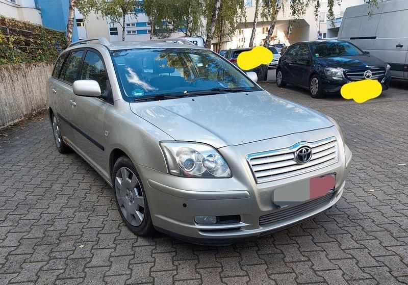 Grau Gebraucht 2003 Toyota Avensis Kombi | 1.495 € (Superpreis) - Bild 1/4