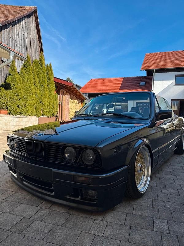 Gebraucht BMW 325 Cabriolet 170 PS (125 kW) 1992 Schwarz Cabrio