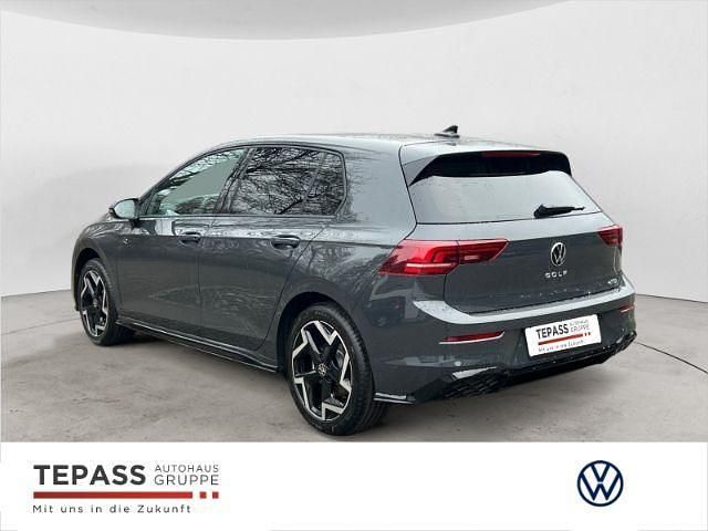 Neu VW Golf VIII R-line 150 PS (110 kW) 2025 Grau Limousine