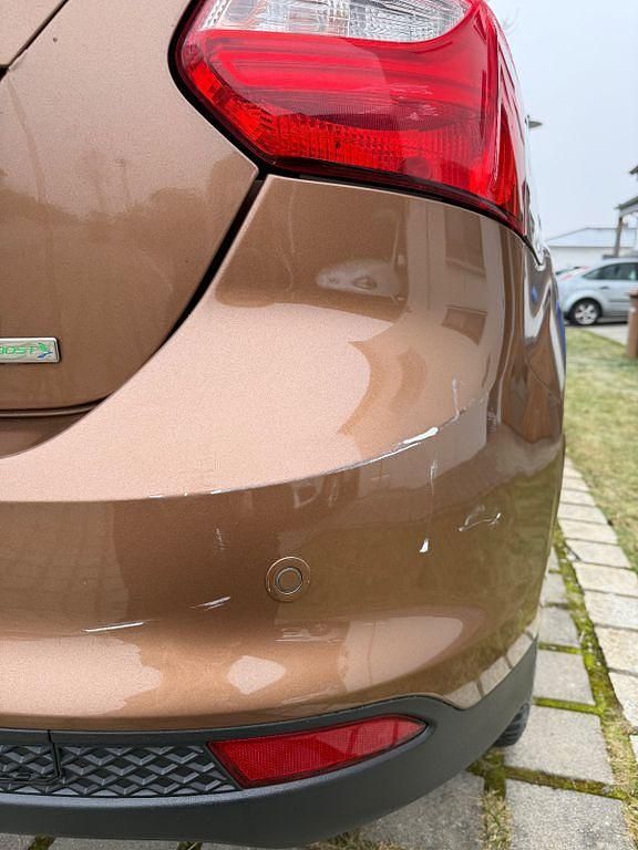 Gebraucht Ford Focus SYNC Edition 125 PS (91 kW) 2014 Braun Limousine