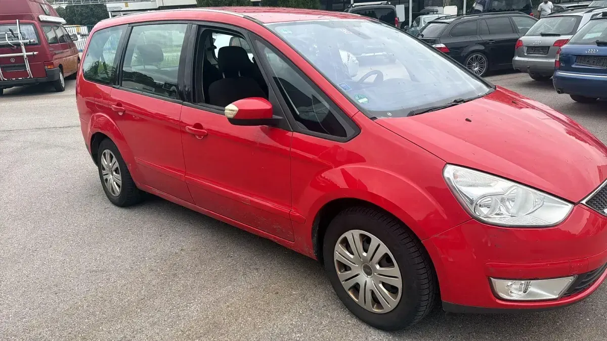 Gebraucht Ford Galaxy Trend 145 PS (106 kW) 2008 Rot Van / Kleinbus