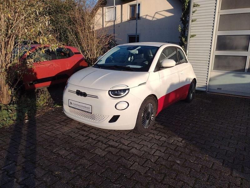 Weiß Gebraucht 2023 Fiat 500e Icon | 18.990 € (Guter Preis) - Bild 1/1
