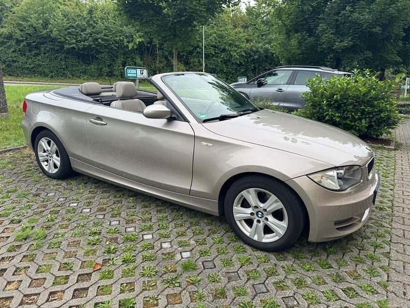 Silber Gebraucht 2008 BMW 118 Cabriolet Cabrio | 5.900 € (Etwas zu teuer) - Bild 1/4