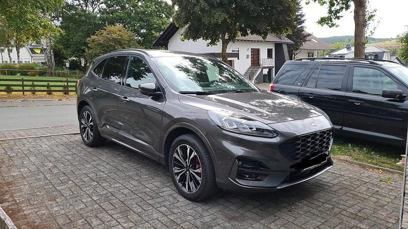 Grau Gebraucht 2021 Ford Kuga ST-Line SUV | 22.499 € (Fairer Preis) - Bild 1/4