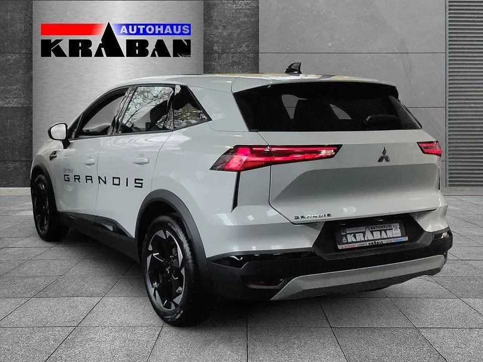 Neu Mitsubishi Grandis Diamant Edition 141 PS (103 kW) 2026 Weiß SUV