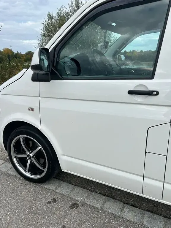 Używany VW T5 140 KM (102 kW) 2011 Biały Van
