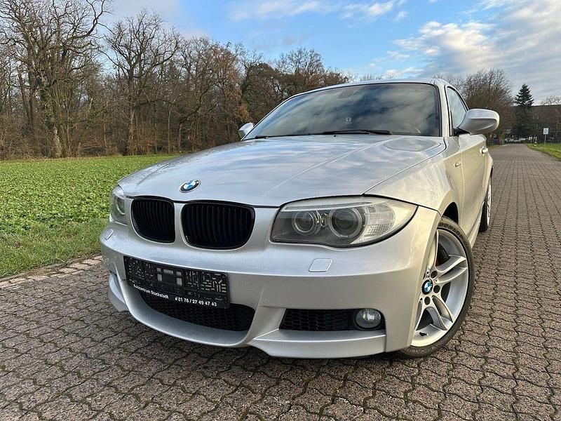 Silber Gebraucht 2012 BMW 118 M Sport Kleinwagen | 10.690 € (Fairer Preis) - Bild 1/4