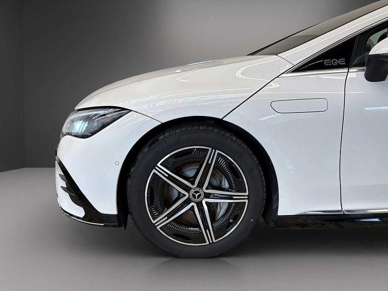 Gebraucht Mercedes EQE300 Premium 180 kW (245 PS) 2024 Weiß Limousine