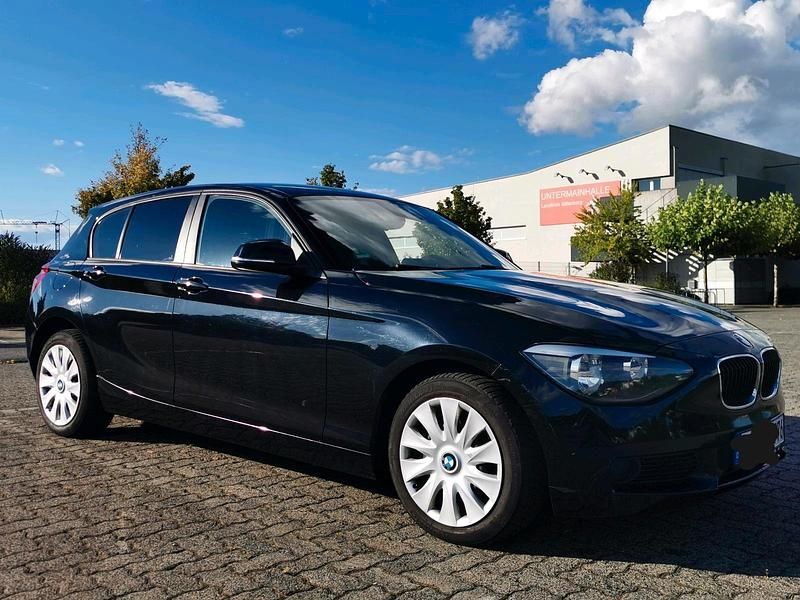 Schwarz Gebraucht 2012 BMW 116 Kleinwagen | 5.999 € (Fairer Preis) - Bild 1/4
