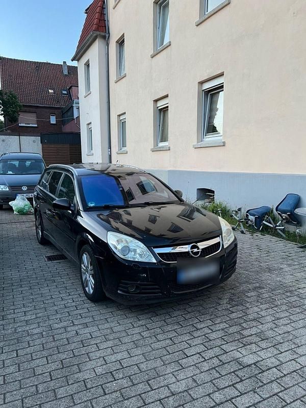 Schwarz Gebraucht 2007 Opel Vectra Kombi | 2.000 € (Fairer Preis) - Bild 1/4