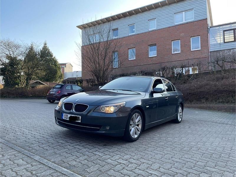 Gebraucht BMW 520 177 PS (130 kW) 2008 Grau Limousine