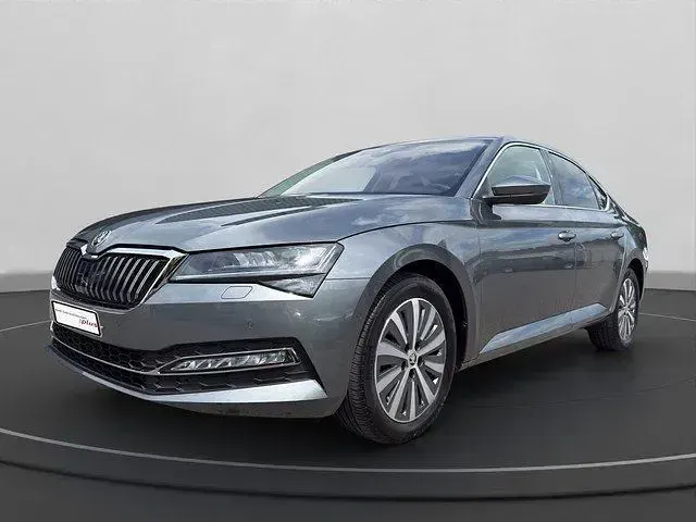 Gebraucht Skoda Superb Style 190 PS (139 kW) 2023 Graphite grau Limousine