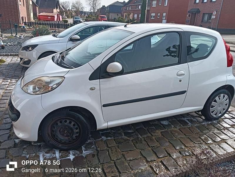 Gebraucht Peugeot 107 Filou 68 PS (50 kW) 2007 Weiß Kleinwagen