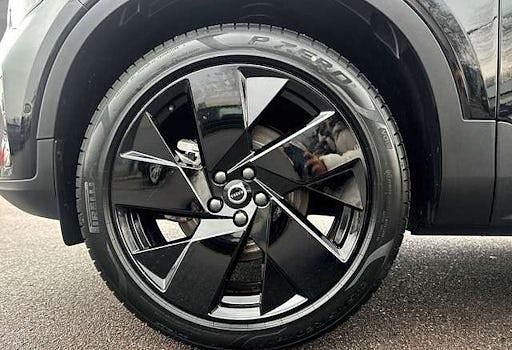 Gebraucht Volvo XC40 Plus 163 PS (119 kW) 2025 Onyx schwarz SUV