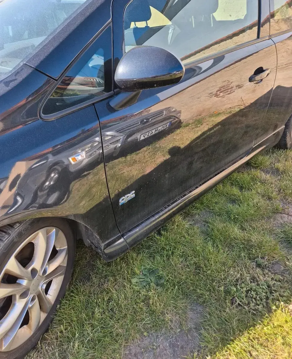 Second-hand Opel Corsa 120 CP (88 kW) 2014 Negru Hatchback