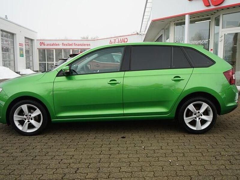 Gebraucht Skoda Rapid Ambition 95 PS (69 kW) 2017 Grün Kleinwagen