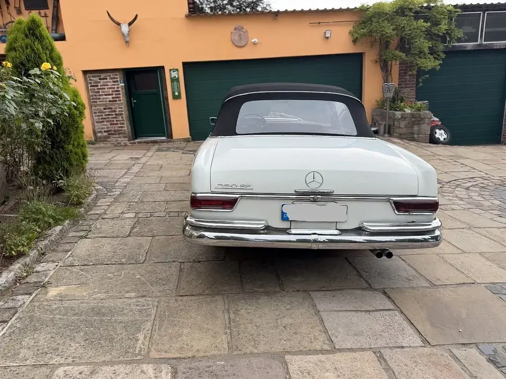 Gebraucht Mercedes W111 150 PS (110 kW) 1967 Weiß Cabrio