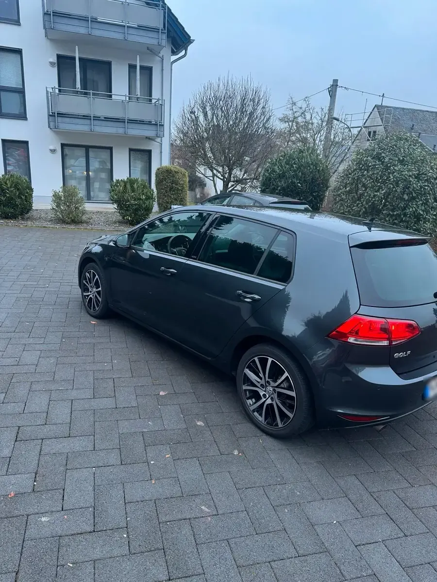 Gebraucht VW Golf VII 110 PS (80 kW) 2016 Grau Limousine