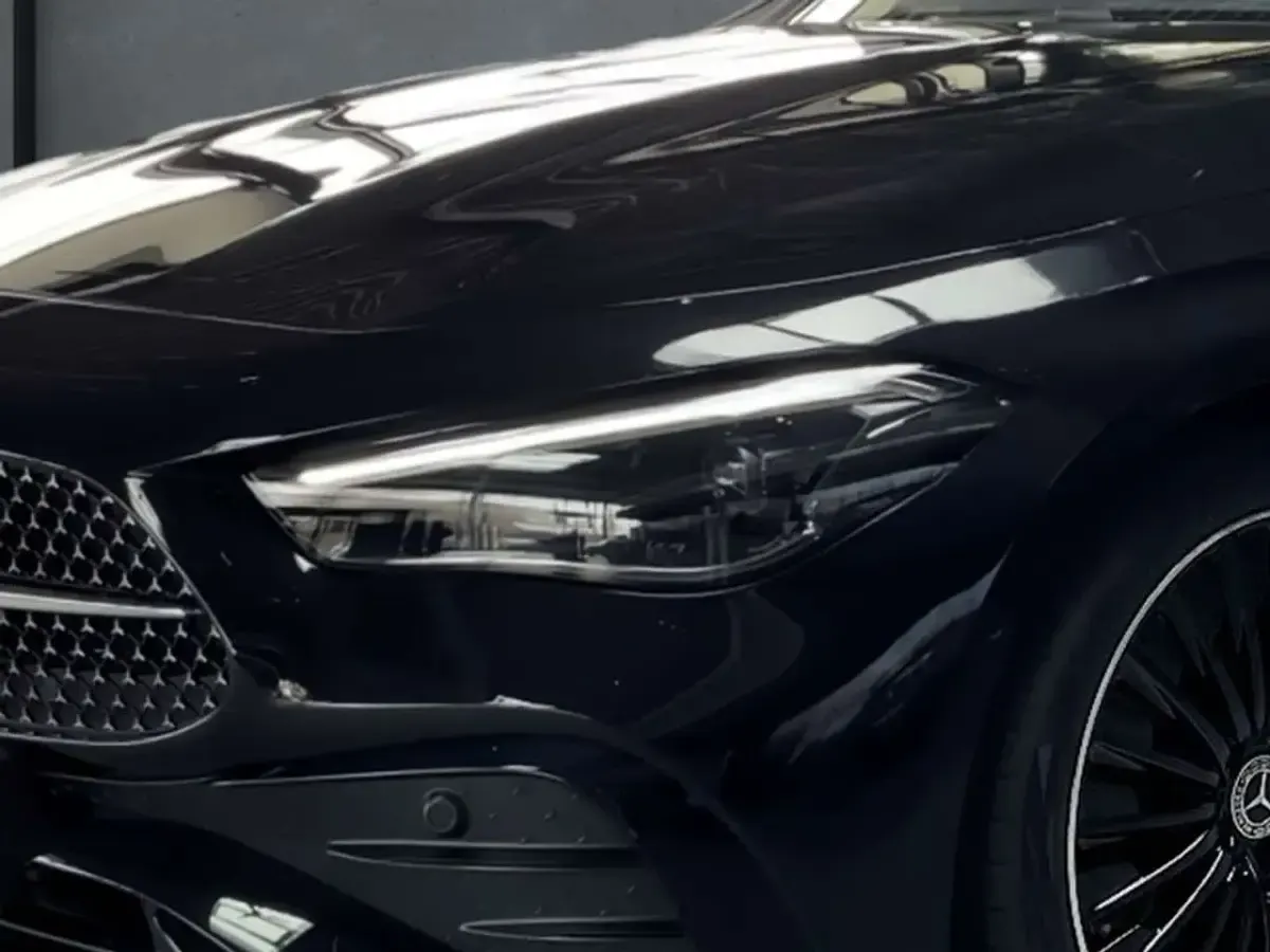 Gebraucht Mercedes CLE200 AMG 204 PS (150 kW) 2026 Schwarz Cabrio