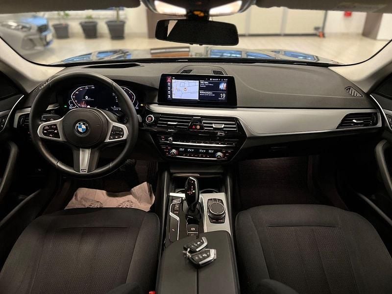 Gebraucht BMW 520 M Sport 190 PS (139 kW) 2020 Grau Kombi