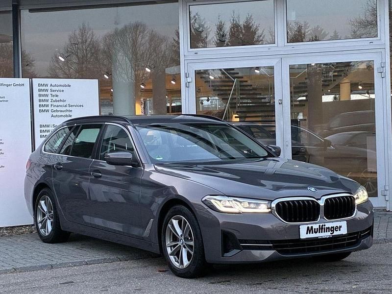 Gebraucht BMW 520 190 PS (139 kW) 2023 Grau Limousine