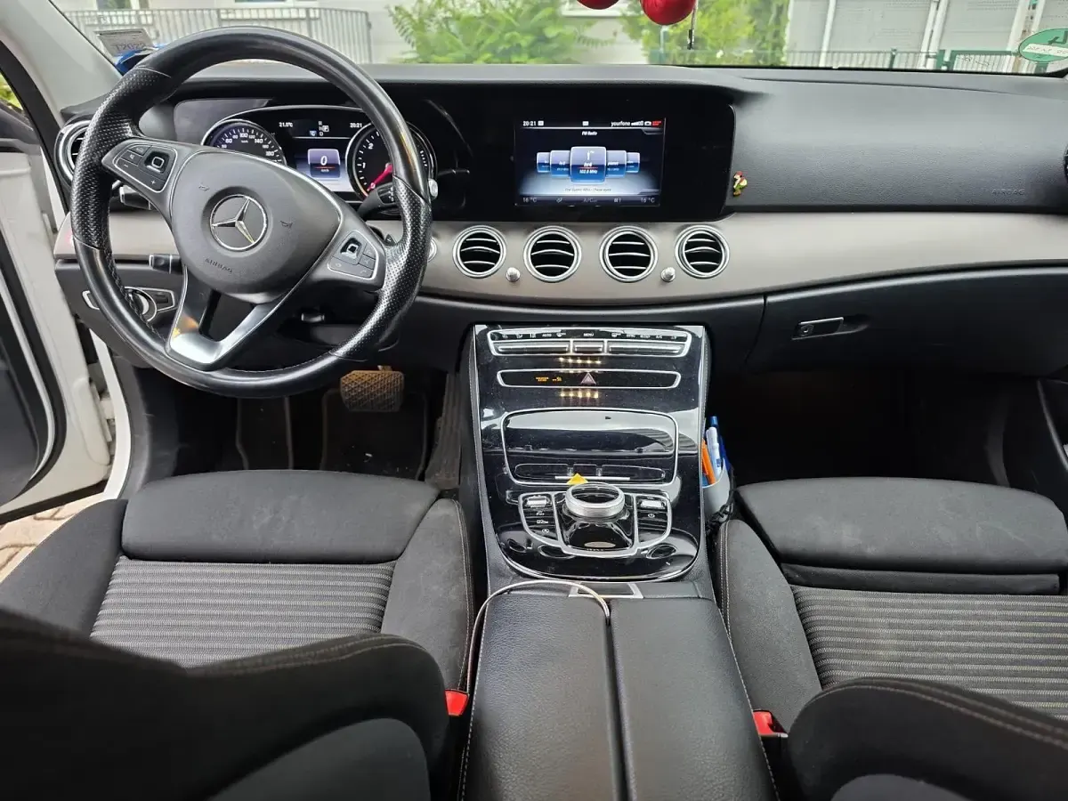Gebraucht Mercedes E220 2017 Weiß Limousine
