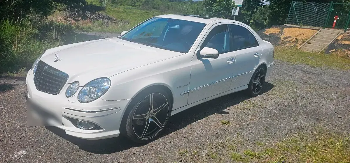 Gebraucht Mercedes E500 Avantgarde 306 PS (225 kW) 2007 Weiß Limousine