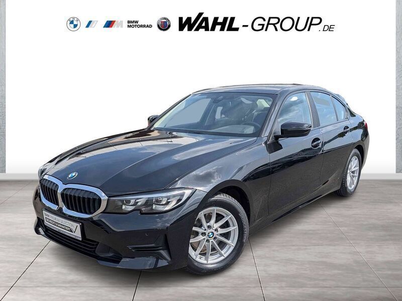 Saphirschwarz Gebraucht 2022 BMW 320 Advantage Limousine | 26.390 € (Fairer Preis) - Bild 1/4