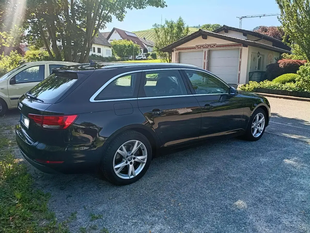 Gebraucht Audi A4 150 PS (110 kW) 2017 Schwarz Kombi