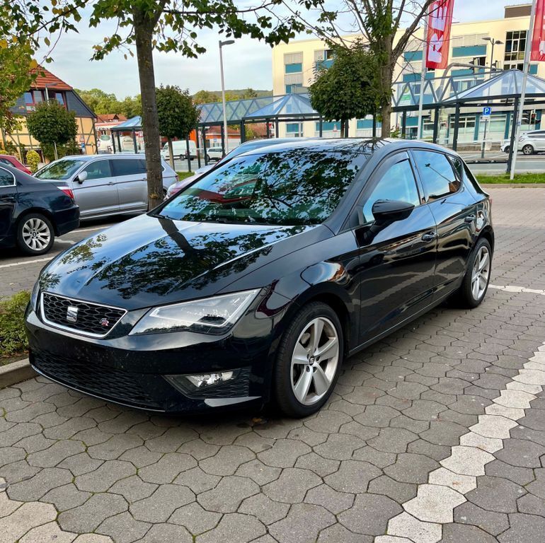 Schwarz Gebraucht 2016 Seat Leon FR Limousine | 11.400 € (Fairer Preis) - Bild 1/3