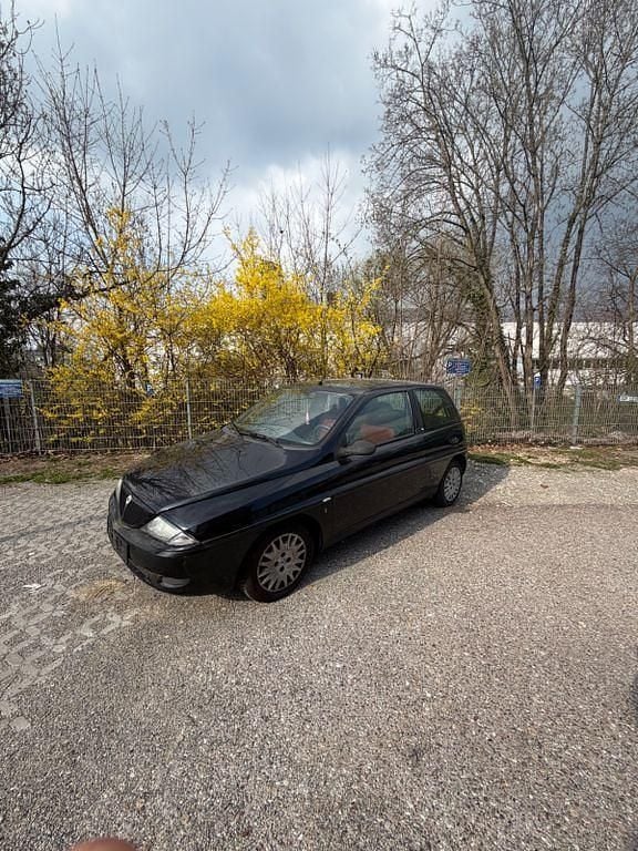 Gebraucht Lancia Ypsilon 60 PS (44 kW) 2001 Schwarz Kleinwagen