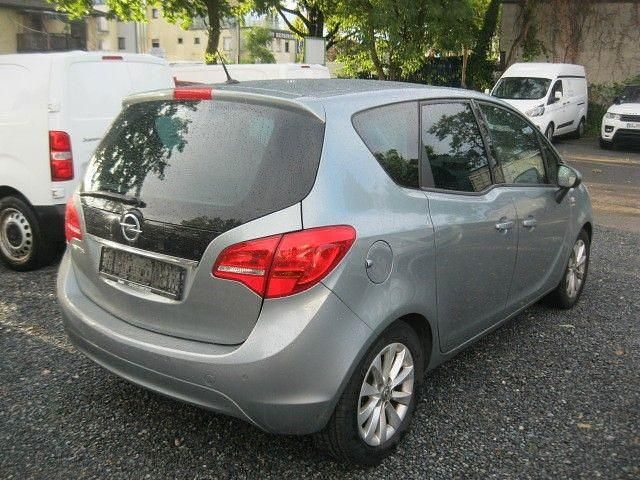 Gebraucht Opel Meriva Active 120 PS (88 kW) 2013 Silber Van / Kleinbus