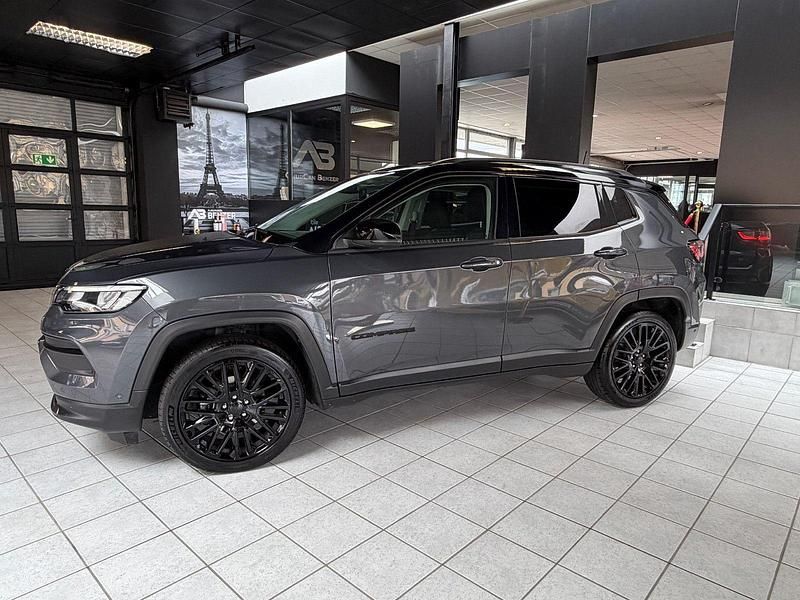 Gebraucht Jeep Compass 190 PS (139 kW) 2022 Grau SUV
