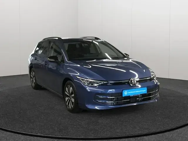 Gebraucht VW Golf VIII Goal 150 PS (110 kW) 2025 Blau Kombi