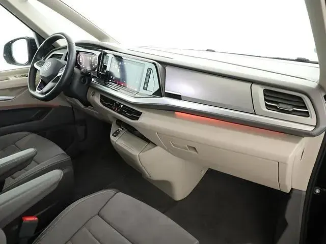 Używany VW Multivan Life 150 KM (110 kW) 2024 Czarny Minivan