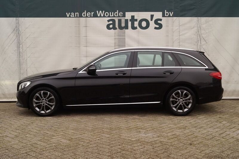 Schwarz Gebraucht 2017 Mercedes C180 Business Kombi | 12.805 € (Guter Preis) - Bild 1/4