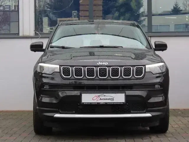 Käytetty Jeep Compass 131 HP (96 kW) 2024 Musta Katumaasturi