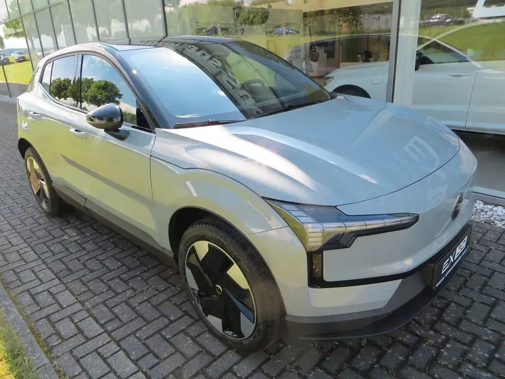 Neu Volvo EX30 Plus 200 kW (272 PS) 2026 Grau SUV