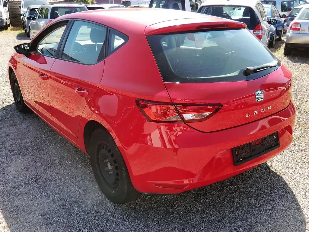 Gebraucht Seat Leon Style 105 PS (77 kW) 2013 Rot Limousine